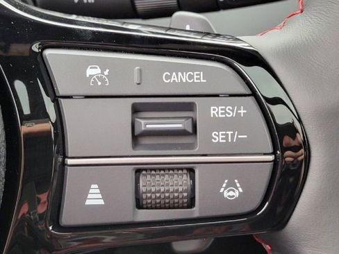 Certified 2025 Honda Pilot Black Edition image 21