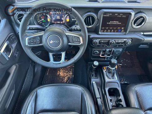 Used 2023 Jeep Wrangler Unlimited Sahara AWD/4WD image 15