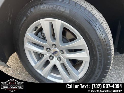 Used 2018 Ford Explorer XLT w/ Equipment Group 202A AWD/4WD image 23