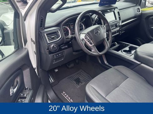 Used 2019 Nissan Titan SV w/ SV Convenience Package image 9