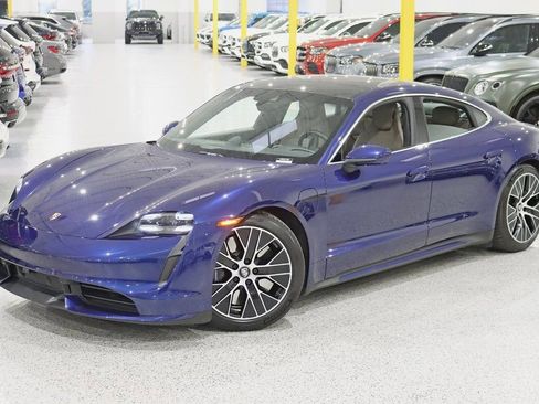 Used 2020 Porsche Taycan Turbo image 7