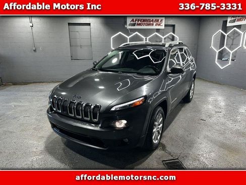 Used 2015 Jeep Cherokee Latitude FWD image 1
