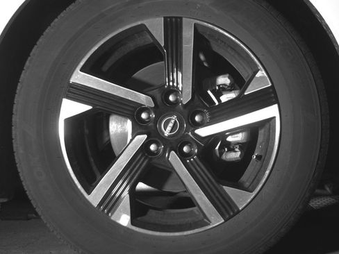 Used 2025 Nissan Sentra SV FWD image 13