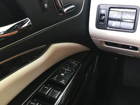 Used 2015 Kia K900 Luxury RWD image 11