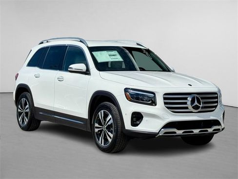 Used 2025 Mercedes-Benz GLB 250 4MATIC image 1
