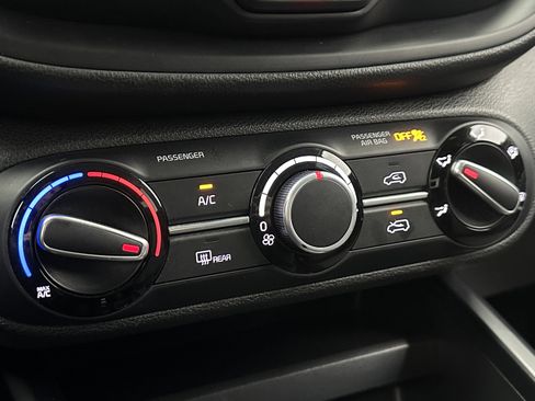 Used 2023 Kia Soul LX w/ LX Technology Package image 15