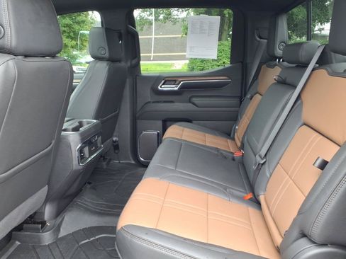 Used 2024 Chevrolet Silverado 1500 High Country w/ High Country Premium Package AWD/4WD image 26