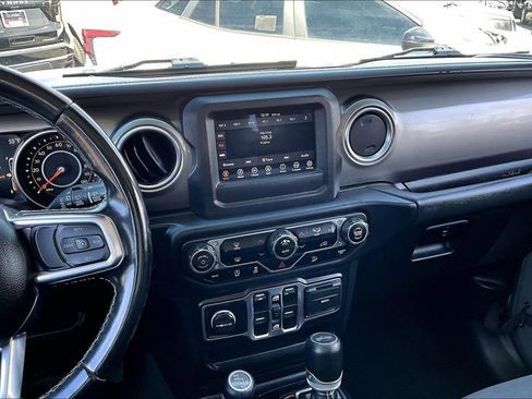 Used 2020 Jeep Wrangler Unlimited Sahara AWD/4WD image 9