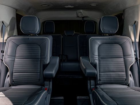 Used 2024 Lincoln Navigator Black Label image 24