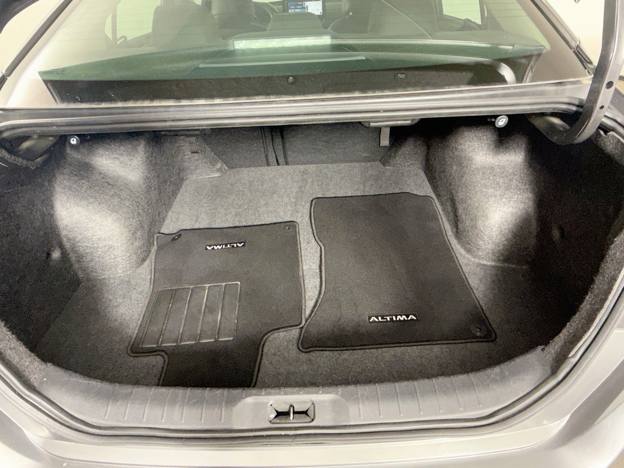 Used 2023 Nissan Altima 2.5 SL FWD image 34