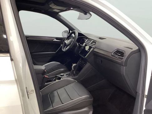Certified 2024 Volkswagen Tiguan SEL R-Line AWD/4WD image 12