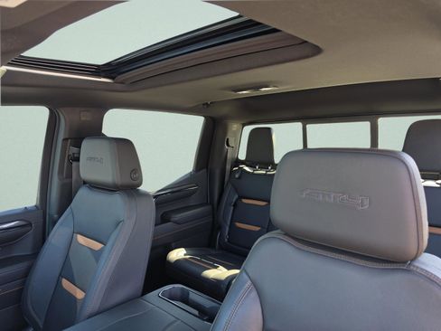 Certified 2023 GMC Sierra 1500 AT4 w/ AT4 Premium Package AWD/4WD image 23