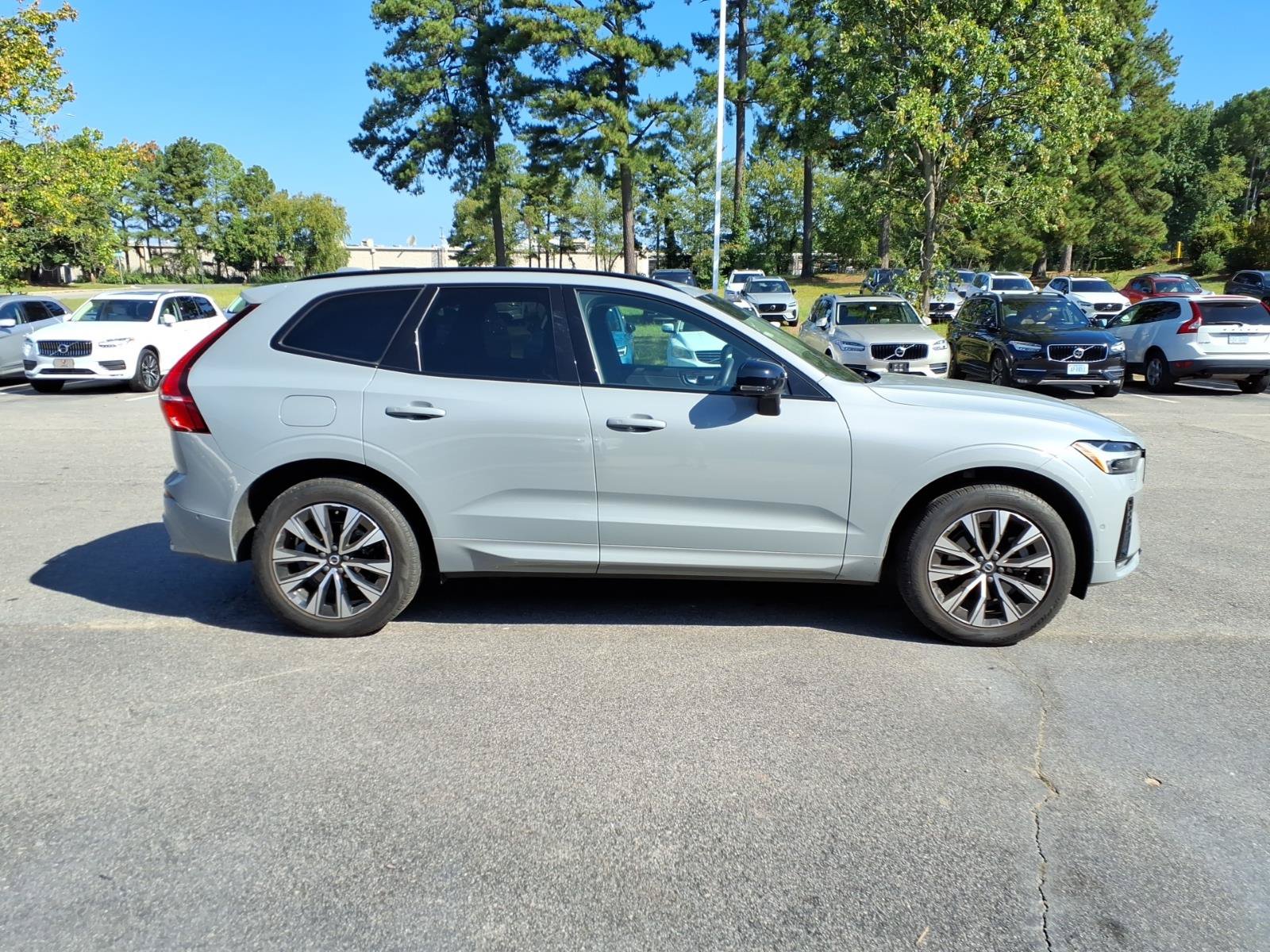 Used 2024 Volvo XC60 B5 Plus w/ Protection Package Premier AWD/4WD image 2