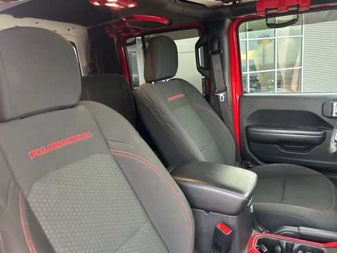 Used 2020 Jeep Gladiator Rubicon w/ Cold Weather Group image 12