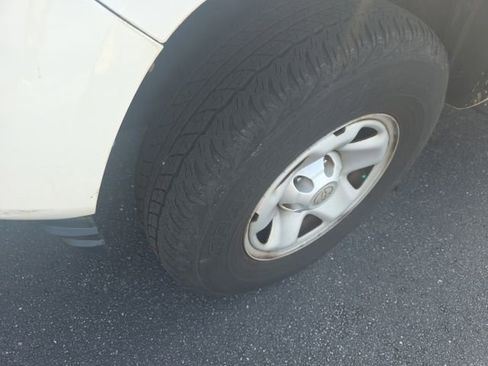 Used 2016 Toyota Tacoma SR RWD image 10