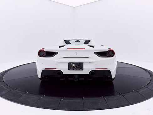 Used 2019 Ferrari 488 Spider RWD image 15