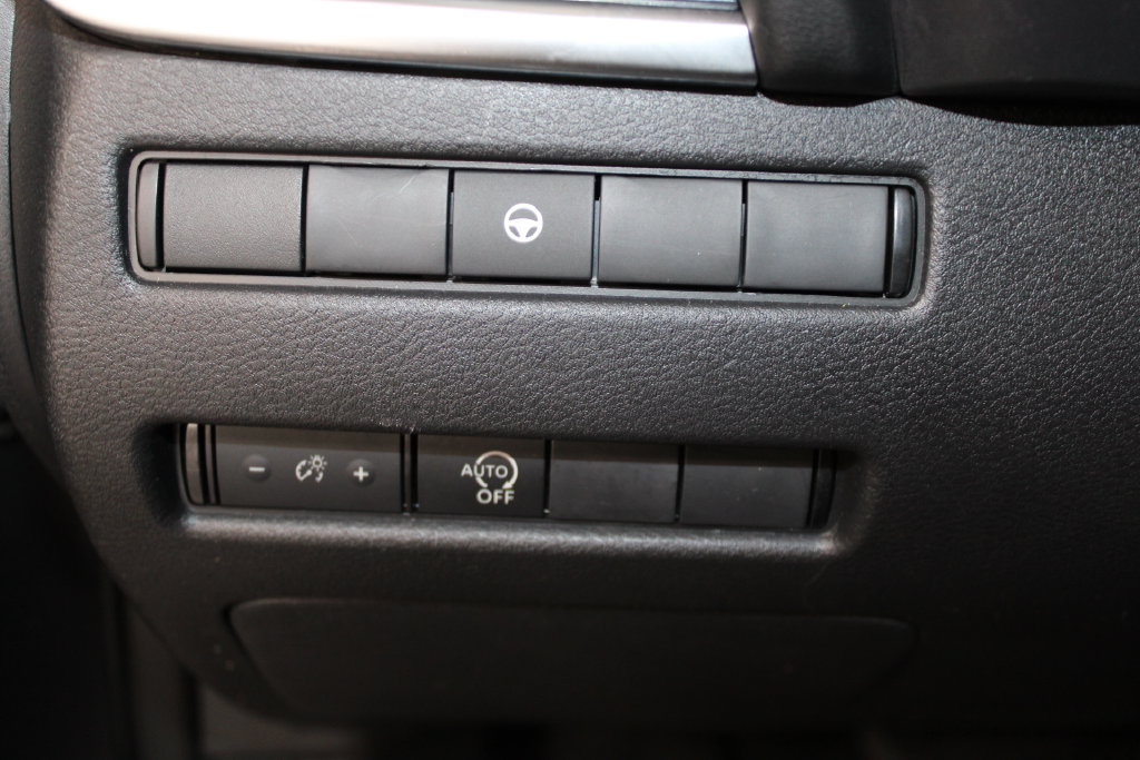 Used 2023 Nissan Rogue SV AWD/4WD image 39