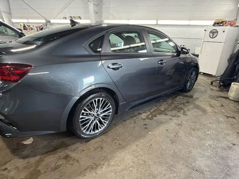Used 2023 Kia Forte GT-Line w/ GT-Line Technology Package FWD image 5