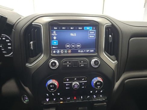 Used 2022 GMC Sierra 3500 Denali w/ Denali Ultimate Package image 26