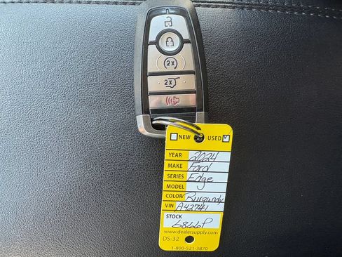Used 2024 Ford Edge SEL w/ Convenience Package AWD/4WD image 17