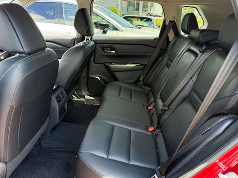 Certified 2024 Nissan Rogue SL FWD image 20
