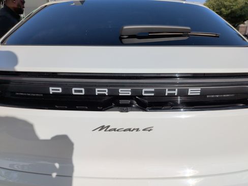 Used 2024 Porsche Macan 4 Electric AWD/4WD image 39