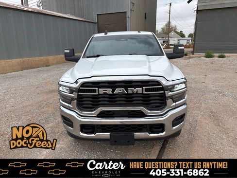 Used 2025 RAM 2500 Big Horn AWD/4WD image 3
