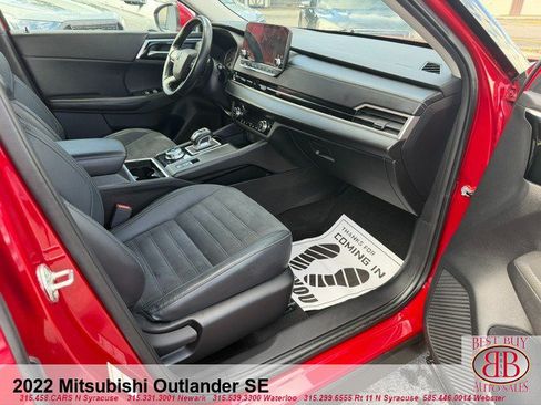 Used 2022 Mitsubishi Outlander SE AWD/4WD image 14