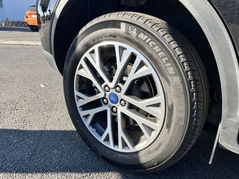 Used 2022 Ford Escape SEL image 43