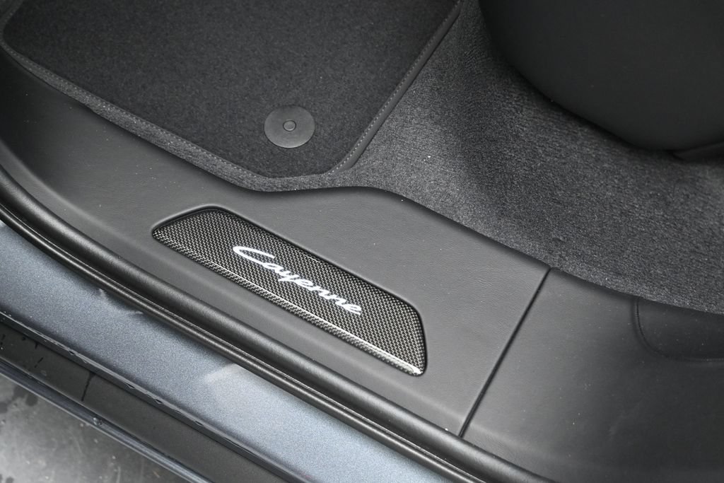 Certified 2026 Porsche Cayenne GTS AWD/4WD image 18