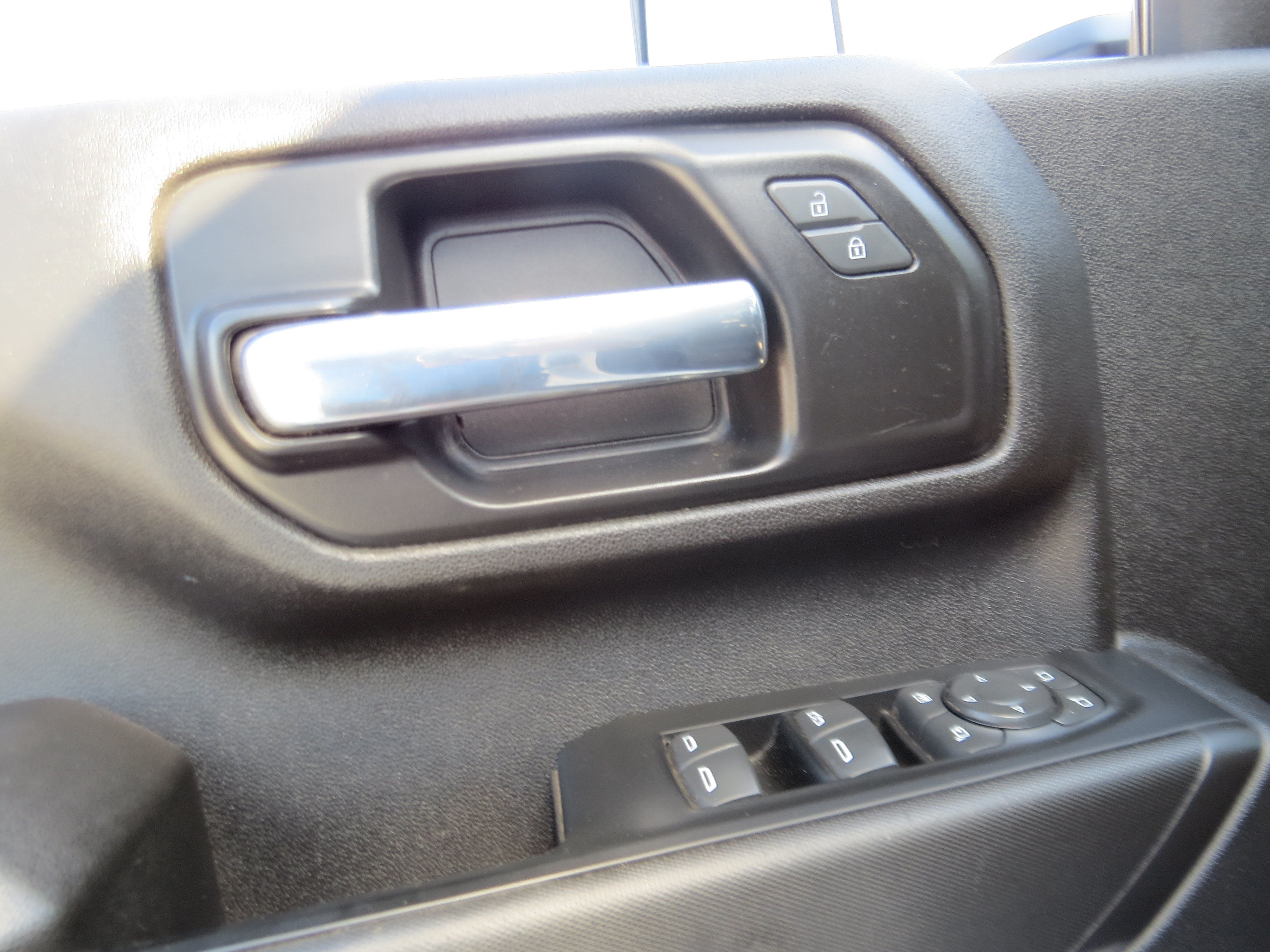 Used 2022 Chevrolet Silverado 2500 Custom w/ Custom Value Package AWD/4WD image 17