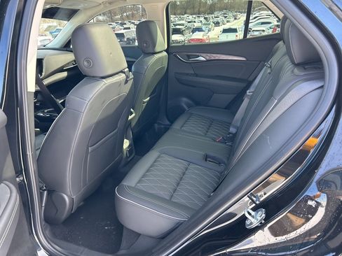 Used 2023 Buick Envision Avenir image 11