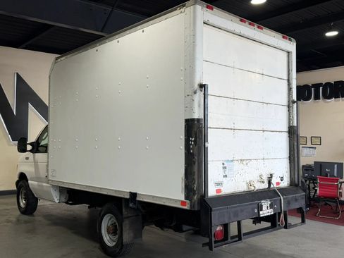 Used 2005 Ford E-350 and Econoline 350 Super Duty RWD image 6