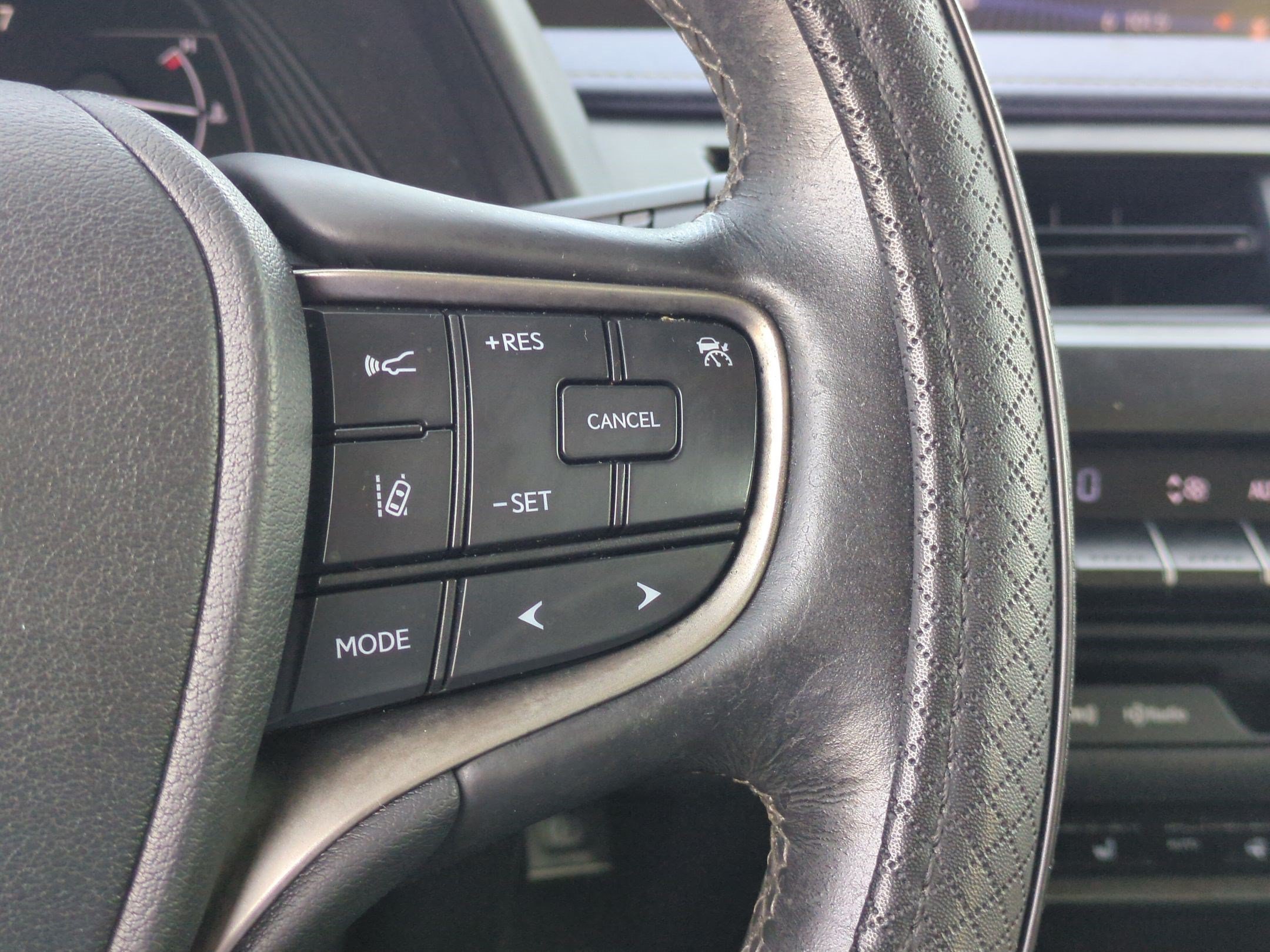 Used 2020 Lexus UX 250h w/ Premium Package AWD/4WD image 20