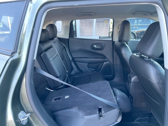 Used 2018 Jeep Compass Latitude AWD/4WD image 16