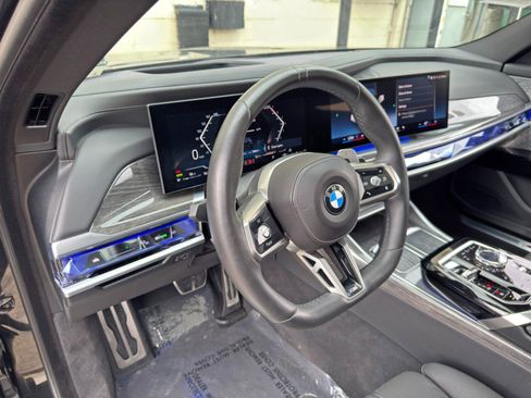 Used 2023 BMW 760i xDrive AWD/4WD image 15