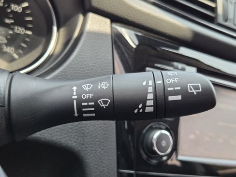 Used 2020 Nissan Rogue Sport S FWD image 17