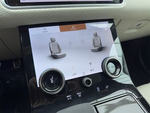 Used 2023 Land Rover Range Rover Velar R-Dynamic S image 31