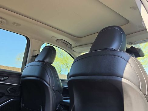 Used 2023 Jeep Grand Cherokee image 16