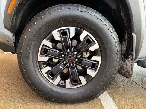 Used 2024 Nissan Frontier PRO-4X w/ Off-Road Protection Package image 38