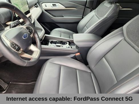 Used 2025 Ford Explorer Active w/ Active Comfort Package AWD/4WD image 10