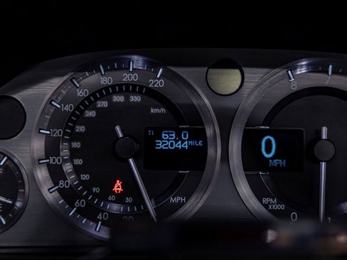 Used 2006 Aston Martin DB9 Volante RWD image 15