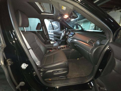 Used 2023 Honda Passport EX-L image 16