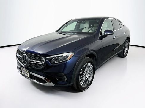 Used 2024 Mercedes-Benz GLC 300 4MATIC image 3