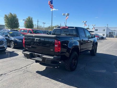 Used 2022 Chevrolet Colorado Z71 w/ Z71 Midnight Edition AWD/4WD image 5