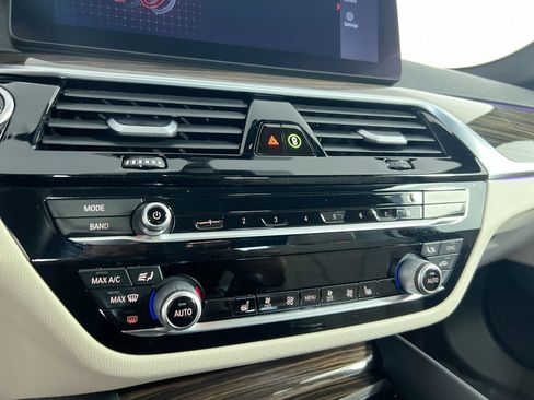 Used 2021 BMW 540i w/ Premium Package RWD image 24