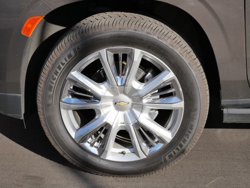 Used 2021 Chevrolet Tahoe High Country w/ Premium Package image 4