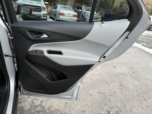 Used 2019 Chevrolet Equinox LT image 20
