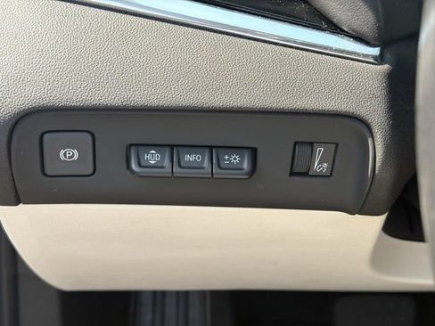 Used 2024 Buick Enclave Avenir w/ Avenir Technology Package FWD image 27