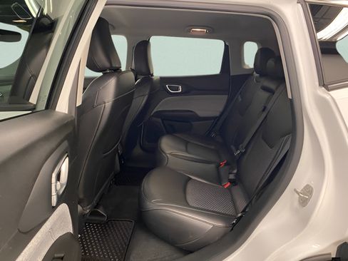 Used 2022 Jeep Compass Latitude w/ Convenience Group AWD/4WD image 18